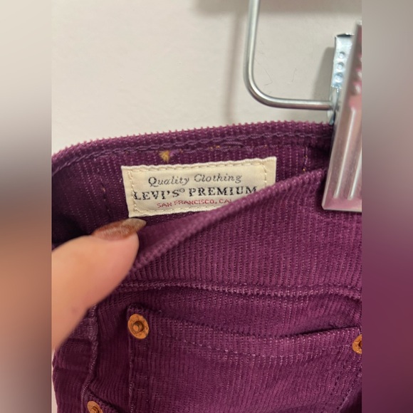 NWT LEVI’S Women Corduroy Burgundy Pants - Picture 9 of 12